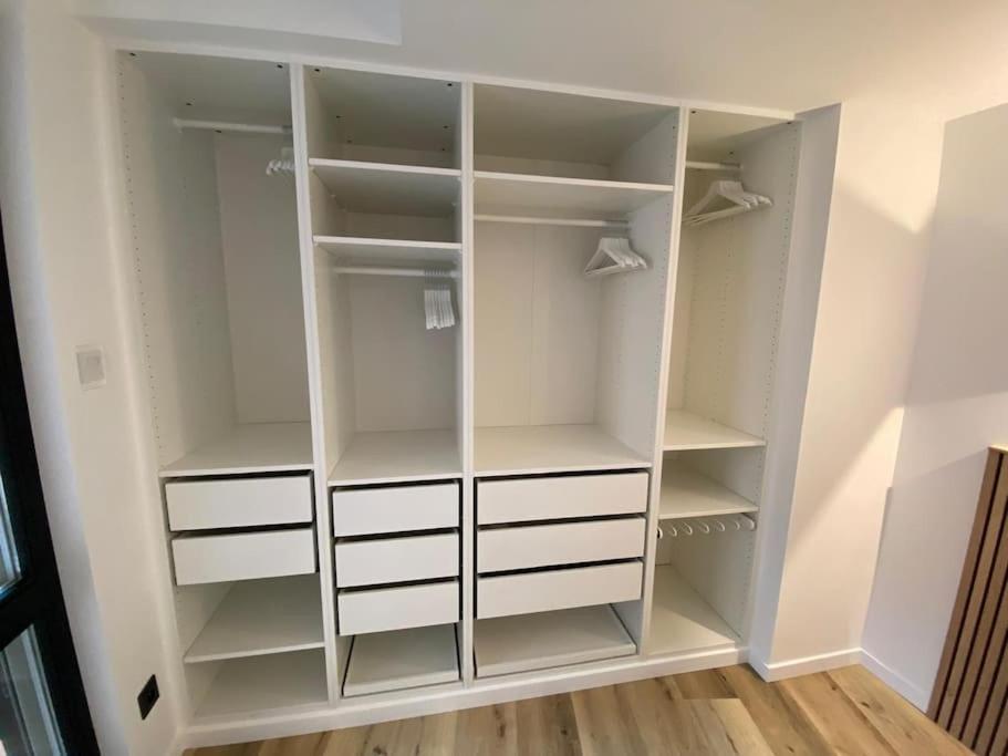 New 5min To Little Venice Apartment *